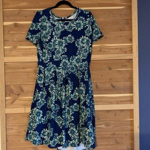 2XL Lularoe Amelia (pockets!)